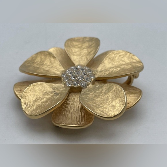 Men’s Flower Brooch Pin- Premier Designs Rhinestone Pendant Texture Gold tone - Picture 3 of 4
